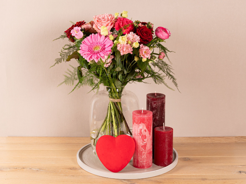 /media/vwtnspos/traditoneel-rood-en-roze-moederdagboeket-bloemen_standaard_4640b37acca320e9bef9608d10427d585df32bca.png